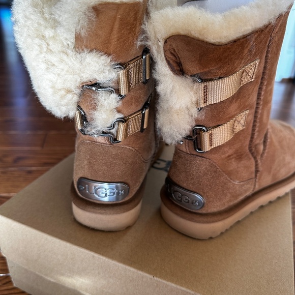 Ugg Fairmont boots in Chestnut Size 6 - Picture 2 of 6